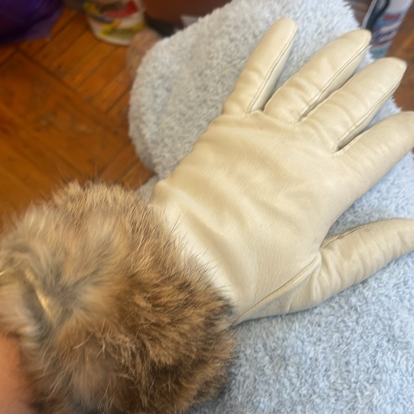 Genuine leather genuine fur white gloves - used n gorgeous - Picture 6 of 8